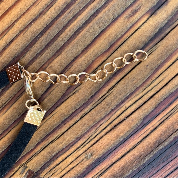 Star ★ Faux Suede Choker - Picture 5 of 7